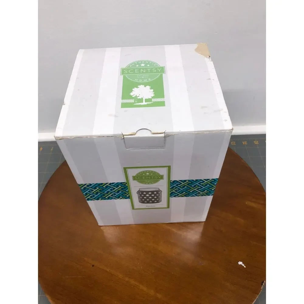 Scentsy Revere Wax Warmer Red Stars Glows Patriotic W/Box Discontinued